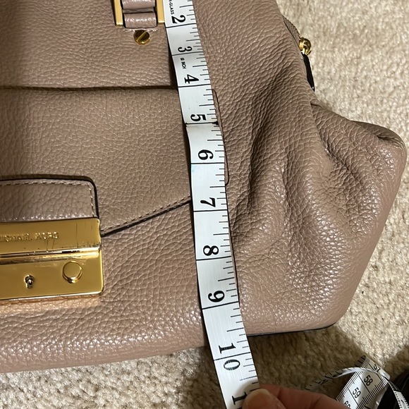 Michael Kors handbag with matching Crossbody strap - Picture 10 of 16